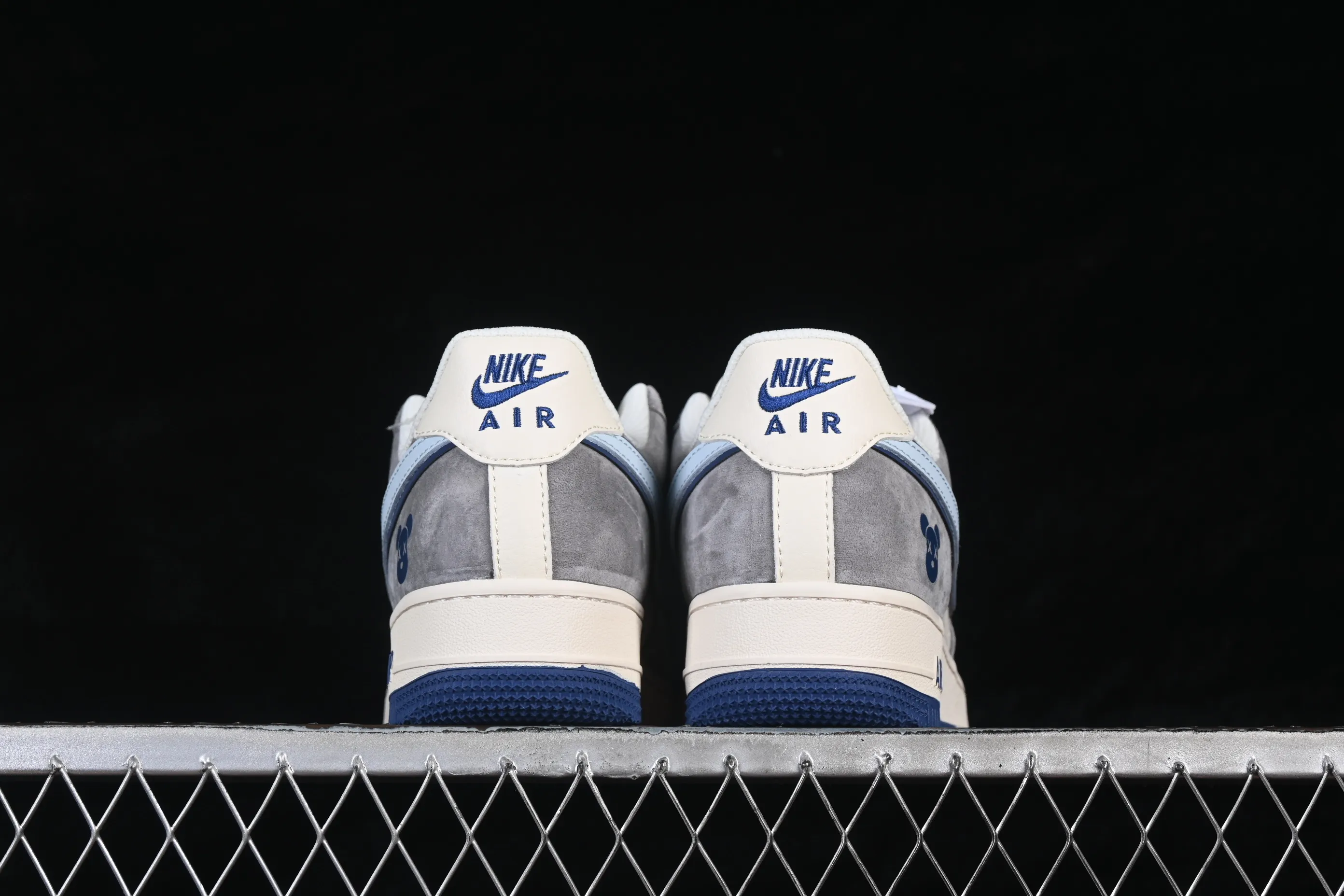 All categories Nk Air Force 1 Air Force series Nk Air Force 1 Low Air Force low top Nike Air Force 1'07 Low Violent Bear joint white blue gray suede Air Force 1 low top casual sneakers XD9314-610